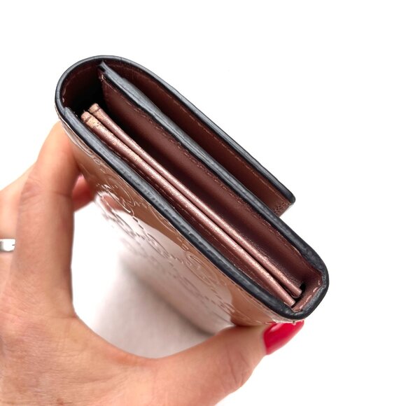 Gucci Guccisma pearlized GG Patent Leather Bifold Long Wallet in Rose beige - Picture 9 of 16